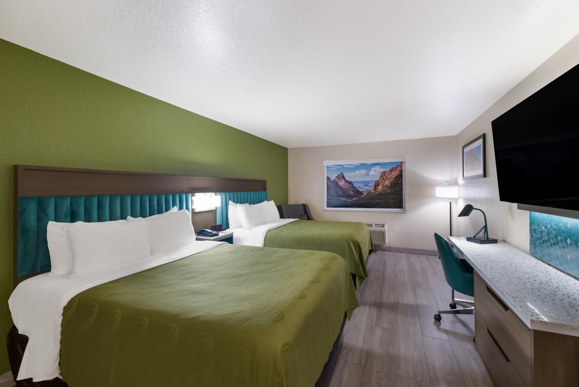 Quality Inn Алпайн Екстериор снимка